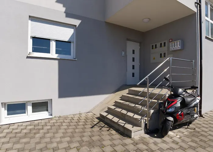 Apartment Aria
